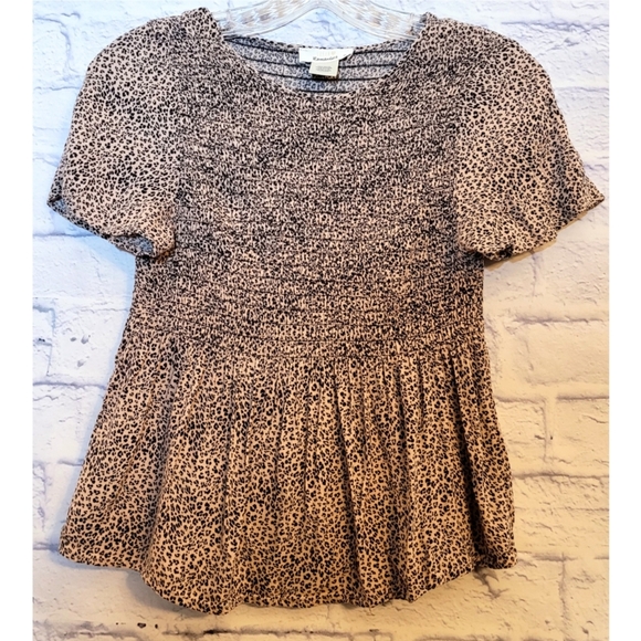 Urban Romantics Smocked Short Sleeve Leopard Peasant Top Womens Size XS Boho - Picture 4 of 9